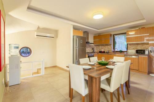 G�cek Deniz Manzaral? 4+2 Sami Villa