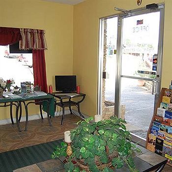 Motel Ozark Inn & Suites