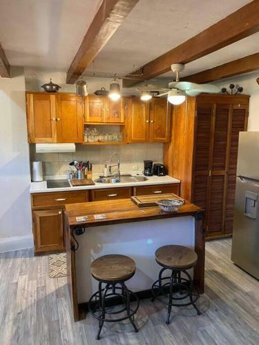 Apartamento Beautiful Loft! Walk From The Beach!