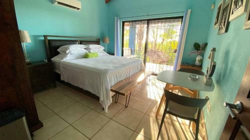 Brilliant Retreat Tamarindo