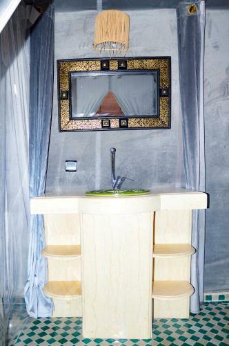 Relaxing Desert Camp - Luxury & Royal