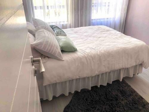 5 Bedroom Villa With Views In Secure Estate