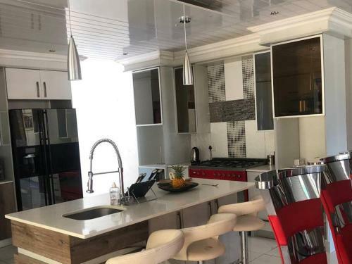 5 Bedroom Villa With Views In Secure Estate