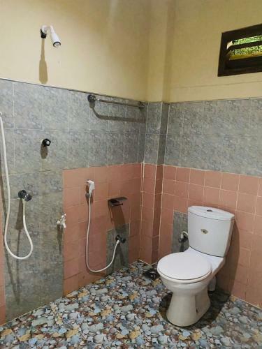 Arugambay Tourist Hotel