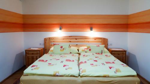 Magyar Apartmanh�z Iv.