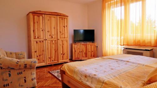 Magyar Apartmanh�z Iv.