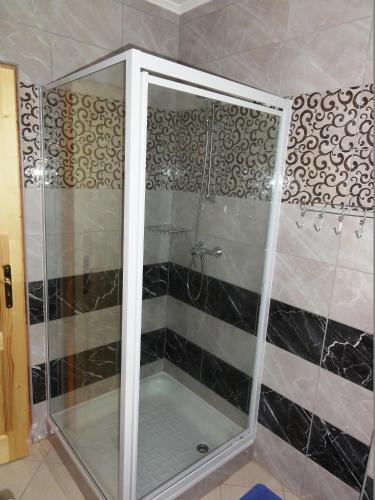 Magyar Apartmanh�z Iv.