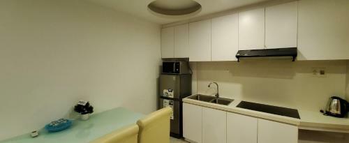 Pt City Apartment Sea View