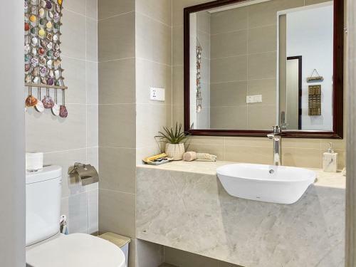 V Luxury Goldcoast Apartment Nha Trang