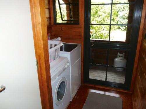 Tui Retreat - Matarangi Holiday Home