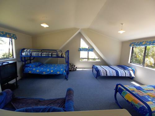 Palm Retreat - Matarangi Holiday Home