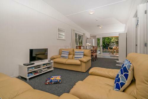 Rangimarie On Kenwood- Matarangi Holiday Home