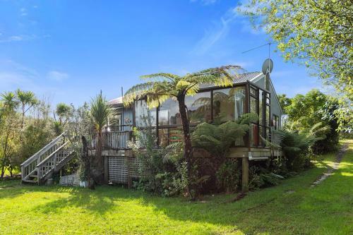 Riverview Retreat - Cooks Beach Holiday Home