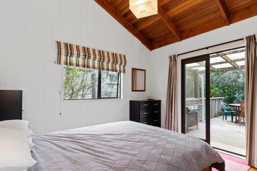 Riverview Retreat - Cooks Beach Holiday Home