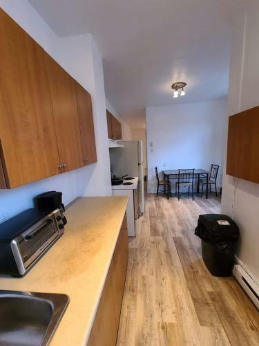 Pet Friendly  Tv + Netflix  Room C