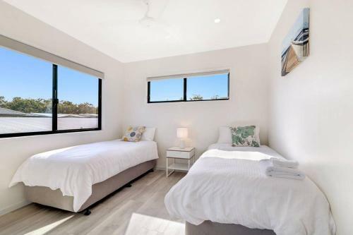 Gold Coast Theme Parks Up To 8 Guests Modern House