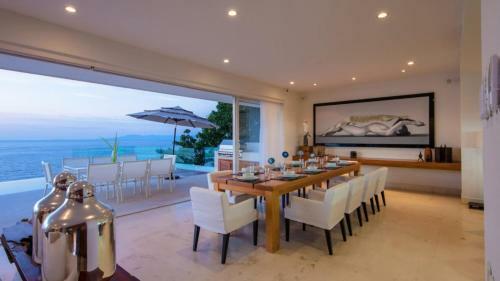 New Oceanfront Luxury Villa In Puerto Vallarta