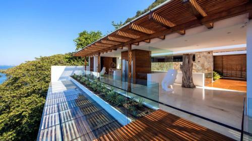 New Oceanfront Luxury Villa In Puerto Vallarta