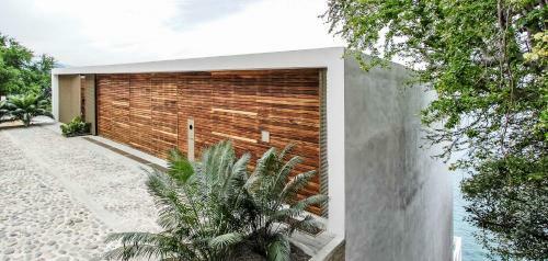 New Oceanfront Luxury Villa In Puerto Vallarta