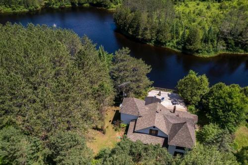 Villa Chic Antique, Bord De Lac � 30 Min De Tremblant