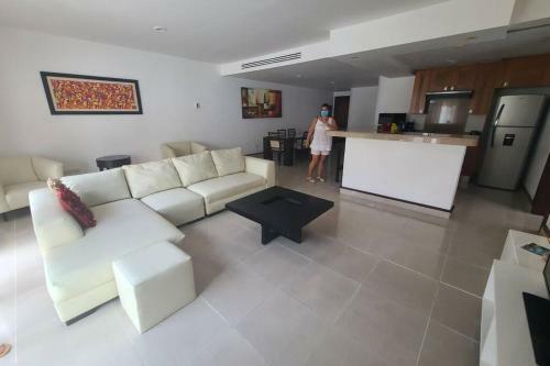 Apartamento Lux Condo. 2 Pools-gym-beach-5th Ave.parking