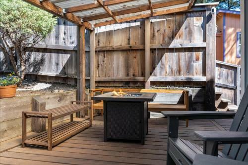 Guerneville Escape Redwoods Deck Bbq Fire Table