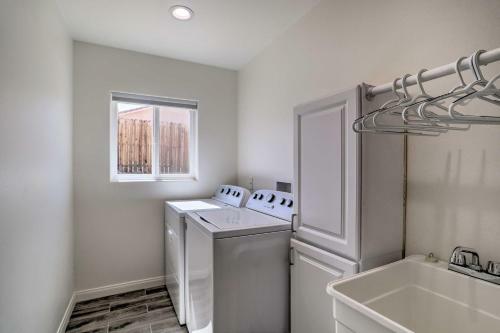 Desert Getaway With Mtn Views Near Joshua Tree!