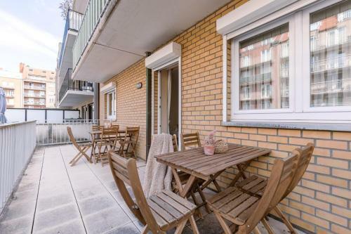 Charming And Spacious Apartment With Parking In Centre Knokke