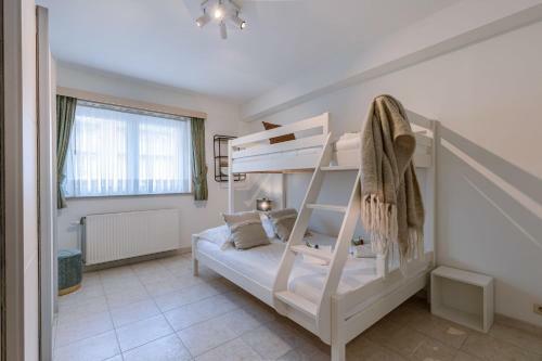 Charming And Spacious Apartment With Parking In Centre Knokke