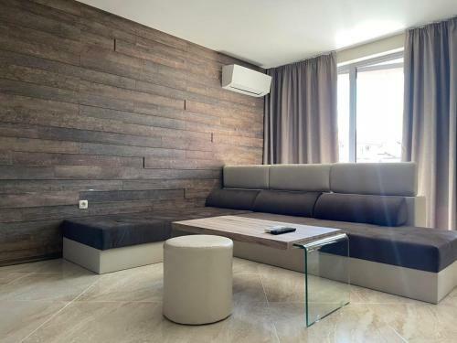 Riverpark Grand Apartment