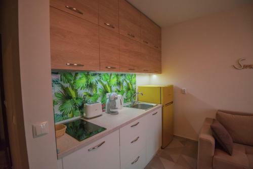 Romantic Getaway 1-bd Apartment With Sea View