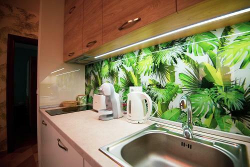 Romantic Getaway 1-bd Apartment With Sea View