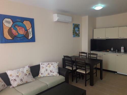 Gradina Sunny Deluxe Apartment