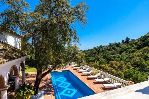 Villa 7 Bedrooms Tropical Castle. Full Privacy. Panoramic Views. Heated Pool