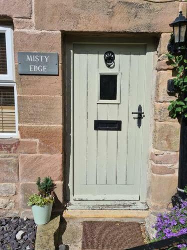 Quaint Cosy Two Bedroom Cottage With Two Ensuite