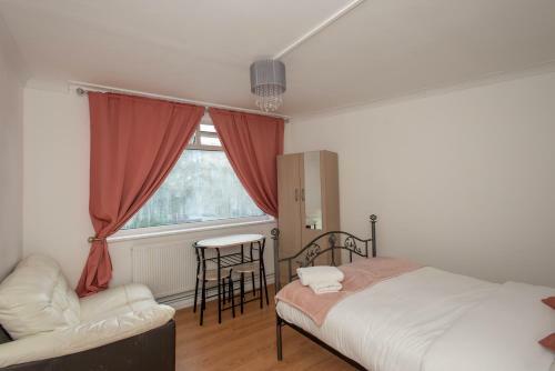 Motel Studio Apartment By Rajmoni Retrearts