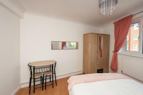 Motel Studio Apartment By Rajmoni Retrearts