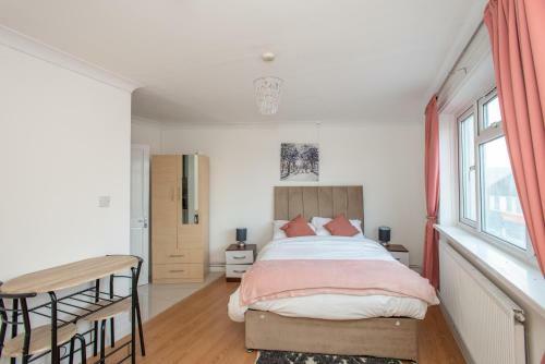 Motel Studio Apartment By Rajmoni Retrearts