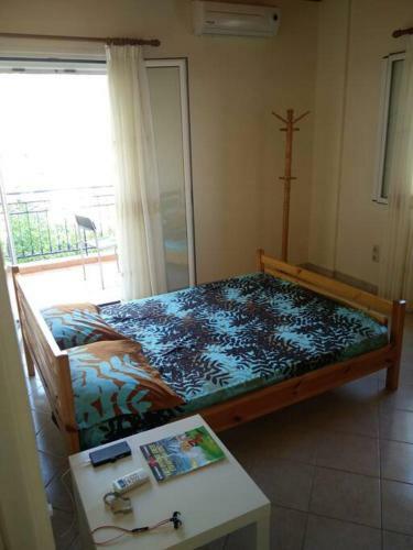 Traditional Sea View Vacation Home In Kourouklata
