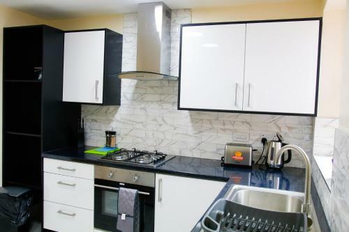 Apartamento City Road Birmingham Studios From Oofy With En-suites