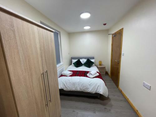 Apartamento City Road Birmingham Studios From Oofy With En-suites