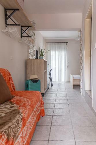 Ground Floor Beachfront Apartment, Fourka
