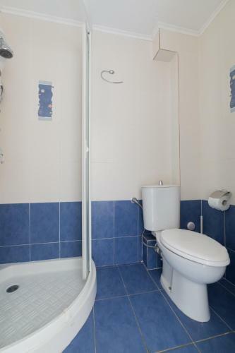 Ground Floor Beachfront Apartment, Fourka