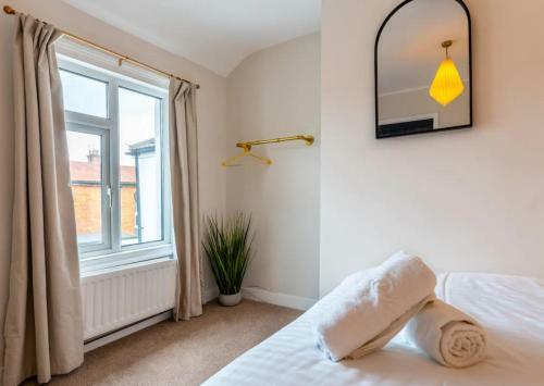 Amprenta House- Gorgeous Interior Designed 3 Bedroom Home