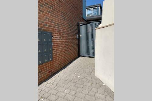 Bournemouth Apartmentnr Beach/town/coach/train/dog