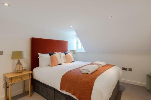 Redcliffe Parade No.9 I Your Apartment