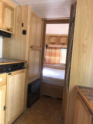 Anastasia Caravan