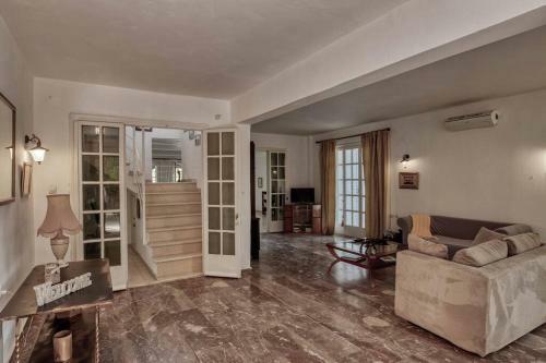 Villa Reiki, Classy Beachfront Home At Lakkopetra