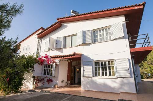 Villa Reiki, Classy Beachfront Home At Lakkopetra