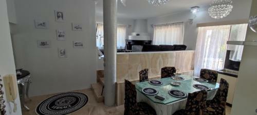Ixian House Apartment